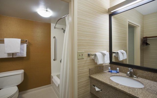 Fairfield Inn and Suites by Marriott Chicago Midway Airport 2