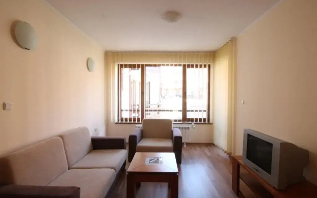 Апартаменты Apartment New Estate Cedar Lodge 4 Банско комната для гостей