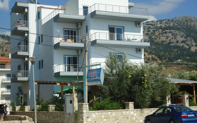 Rondos Hotel вид на фасад