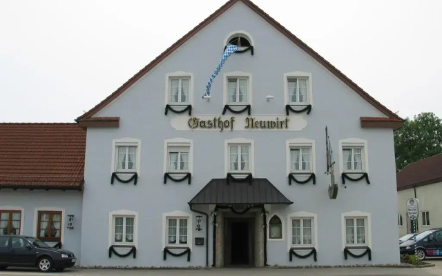 Hotel Neuwirt вид на фасад