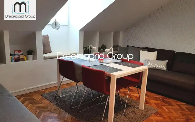 Апартаменты Apartments Dreammadrid Gran Via комната для гостей