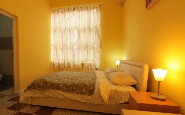 Отель B&B Klub 011 комната для гостей