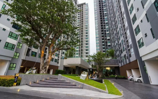 Отель The Cozy@The Base Pattaya вид на фасад