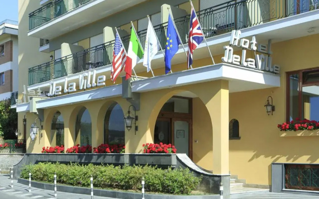 Grand Hotel de la Ville вид на фасад