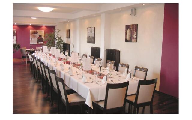 Akzent Hotel Haus Sonnenberg In Schotten Germany From 110