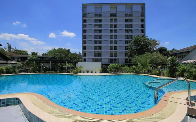 Апартаменты Lily Residence Executive Serviced Apartment бассейн