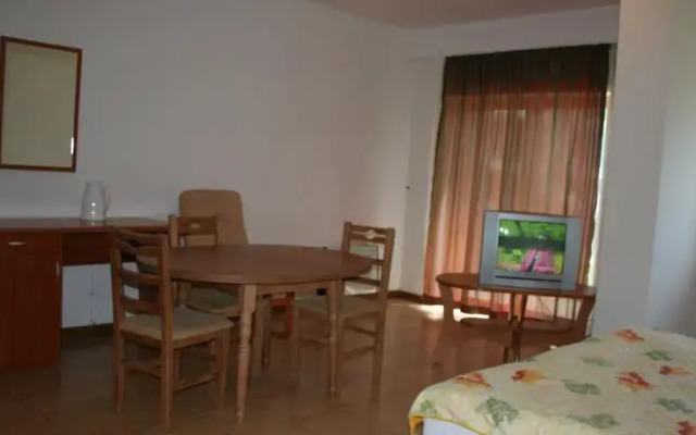 Апартаменты Eagle Lodge Apartments Банско комната для гостей