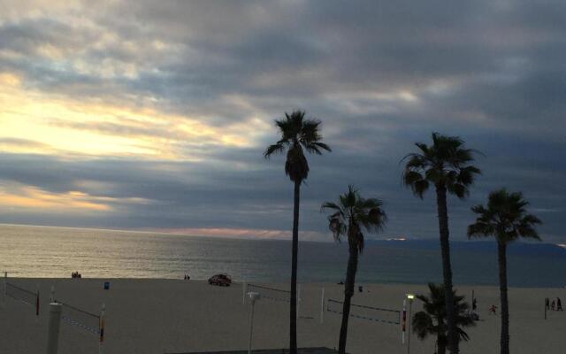 Hampton Inn & Suites, Hermosa Beach 1