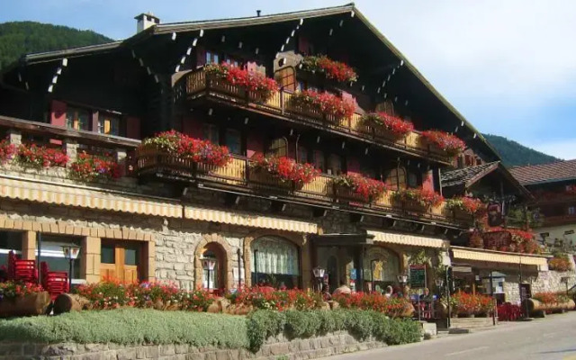 Отель Au Manoir d'Anniviers