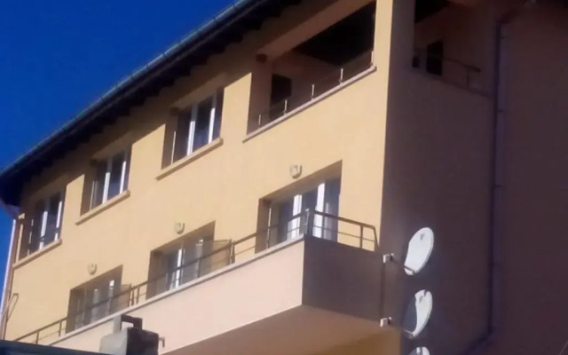 Konyarskata Kashta Hotel вид на фасад