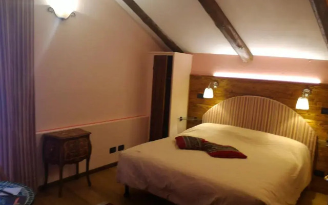 Отель La Giolitta Bed & Breakfast Здание Barolo комната для гостей