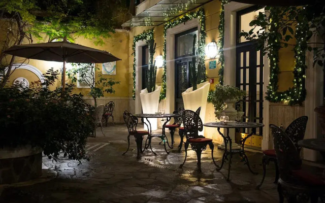Hotel Villa San Lorenzo Maria вид на фасад