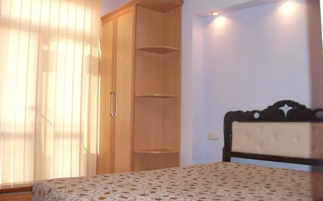 Отель RetroCity Apartments by Opera Theatre Армения, Ереван - отзывы, цены и фото номеров - забронировать отель RetroCity Apartments by Opera Theatre онлайн комната для гостей