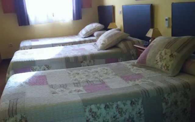 Отель Hostal Principe Мадрид комната для гостей
