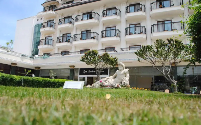 Отель Palmet Beach Resort вид на фасад