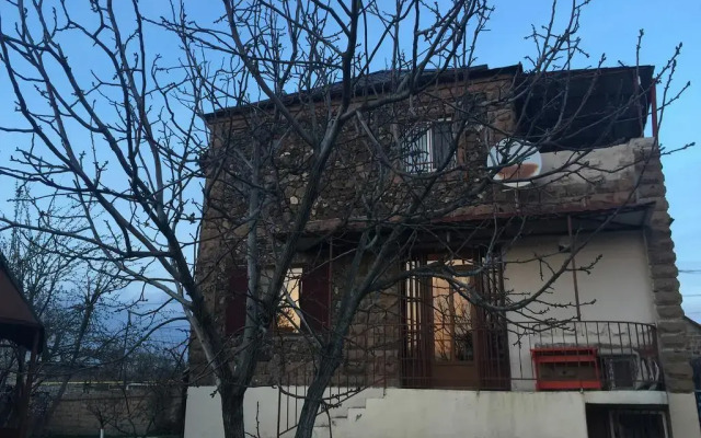 Отель Three Jugs B&B вид на фасад