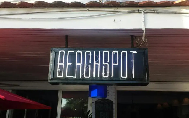 Отель Beachspot вид на фасад