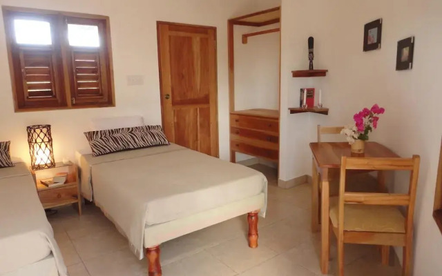 Отель Kudehya Guesthouse Ямайка, Треже-Бич - отзывы, цены и фото номеров - забронировать отель Kudehya Guesthouse онлайн комната для гостей