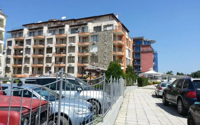 Апартаменты Menada Sea Regal Apartments вид на фасад