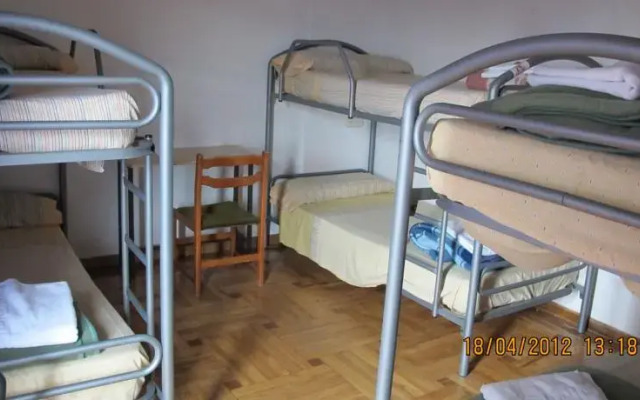 Отель Hostal Residencia Arti II Madrid Испания, Мадрид - отзывы, цены и фото номеров - забронировать отель Hostal Residencia Arti II Madrid онлайн комната для гостей
