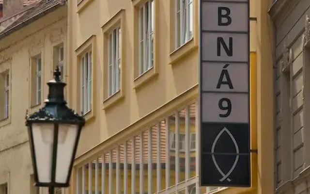 Апартаменты Rybna 9 Apartments вид на фасад