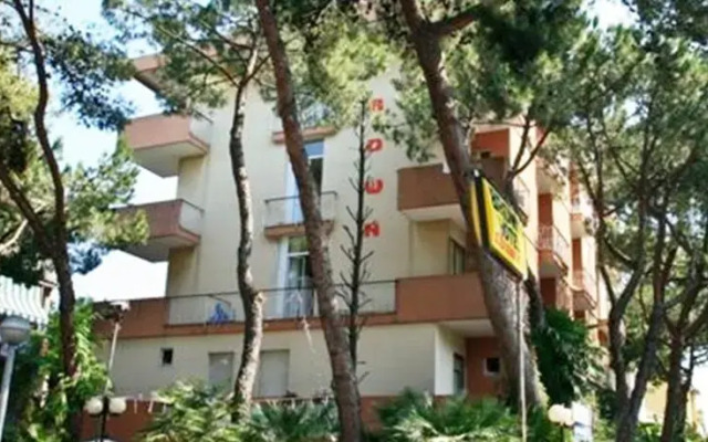 Отель Residence Brown вид на фасад