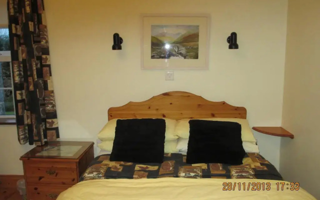 Отель Gorteen Farmhouse Bed and Breakfast комната для гостей