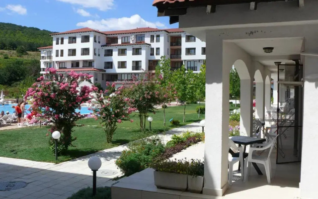 Отель Harmony Hills Residence Болгария, Балчик - отзывы, цены и фото номеров - забронировать отель Harmony Hills Residence онлайн вид на фасад