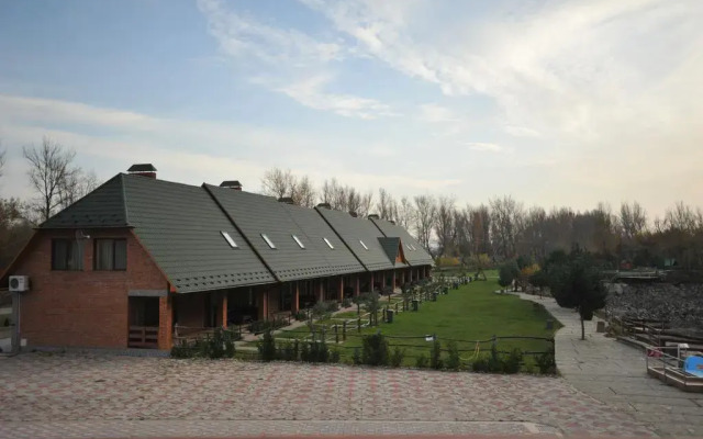 Chorna Gora Hotel вид на фасад