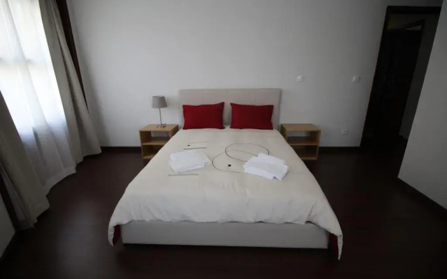 Отель B-Around, Residence комната для гостей