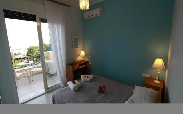 Отель Beachfront Barbati Villas комната для гостей