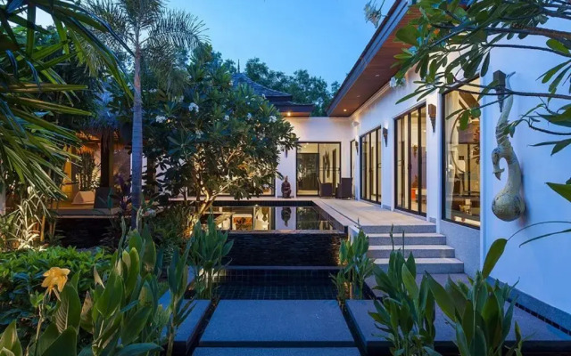 Отель BYG Private Pool Villa @ Layan Beach вид на фасад