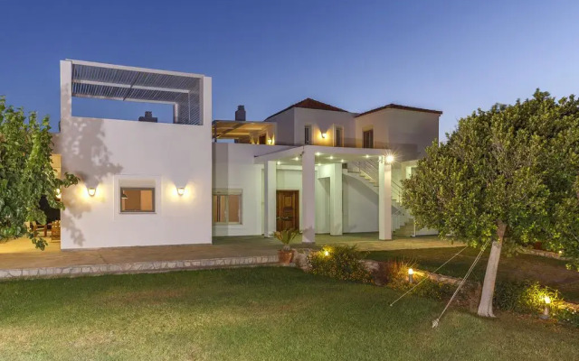 Отель Belvedere Beachfront Villa вид на фасад