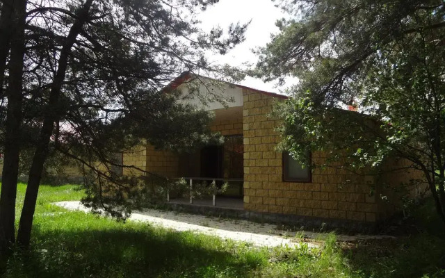 Отель Sevan lake cottage in Lavanda city вид на фасад