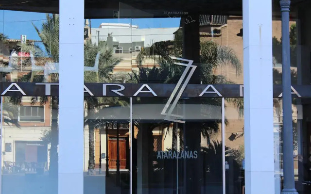Sea You Hotel Port Valencia вид на фасад