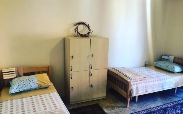 Cosy Hostel Tirana комната для гостей