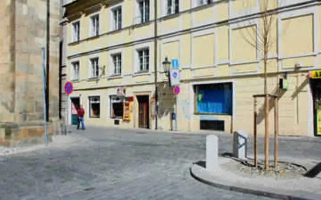Отель Relax In Historical Prague вид на фасад