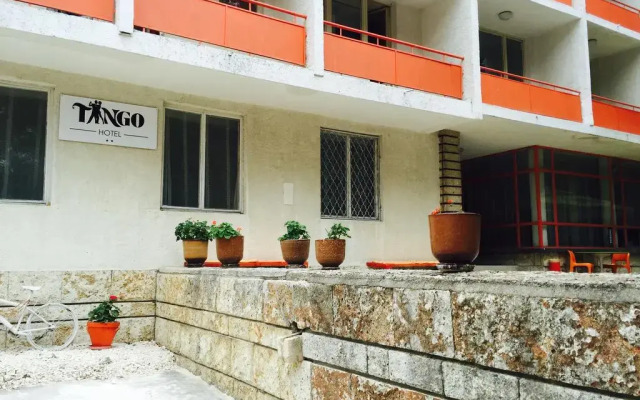 Hotel "tango" Золотые пески вид на фасад
