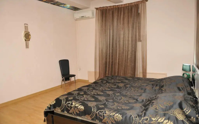 Апартаменты Nino Duplex Apartment Тбилиси комната для гостей