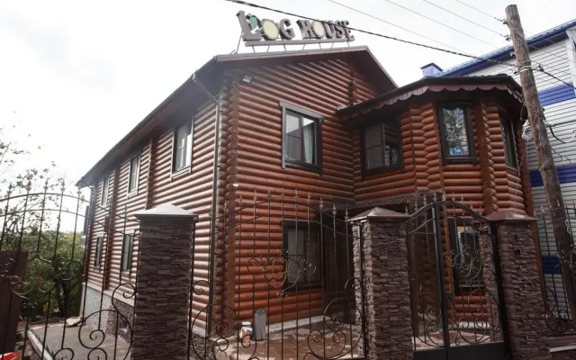 Hotel LogHouse вид на фасад