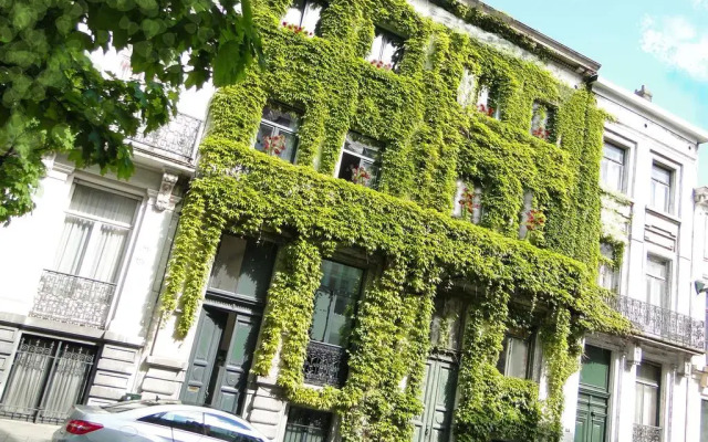 Отель B&B D&F Suites Brussels вид на фасад