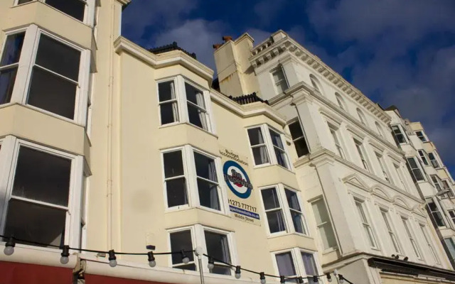 The Grapevine Seafront - Hostel вид на фасад