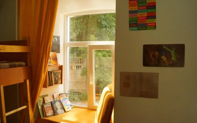 ART Hostel Харьков комната для гостей