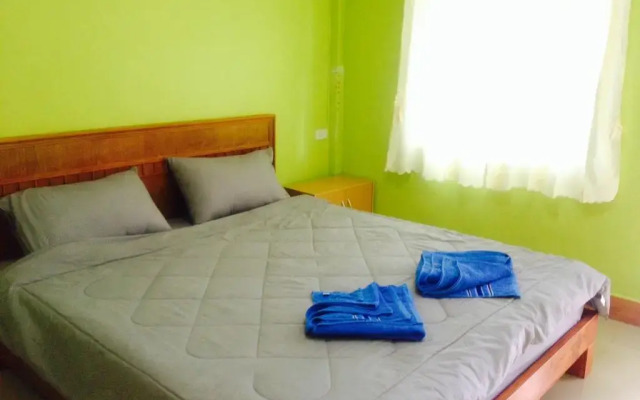 Отель Lanta Blue House комната для гостей