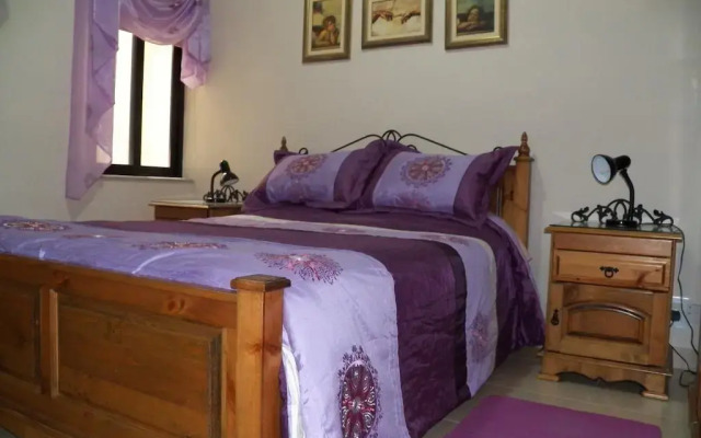 Отель Marsalforn Apartment Мальта, Зеббудж - отзывы, цены и фото номеров - забронировать отель Marsalforn Apartment онлайн комната для гостей