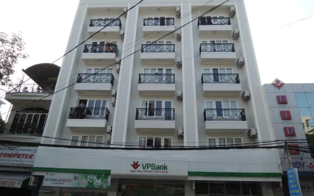 Апартаменты White Swan Apartment вид на фасад
