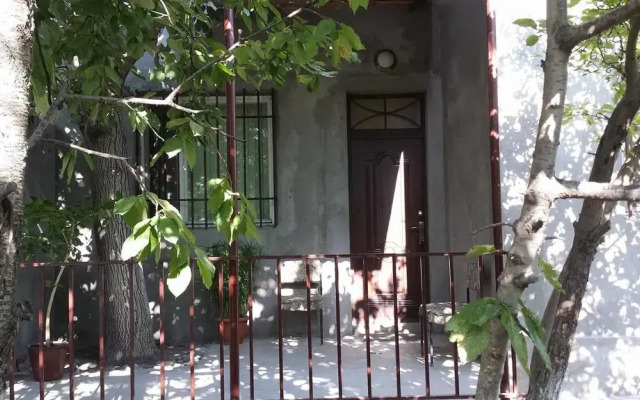 Отель Holiday home Pyataya ulitsa вид на фасад