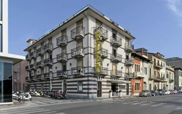 Hotel Eden вид на фасад