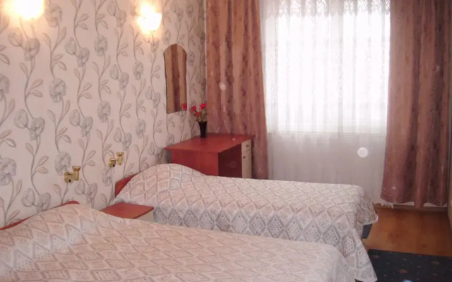 Апартаменты Apartment and Guest Rooms Limextour Поморие комната для гостей