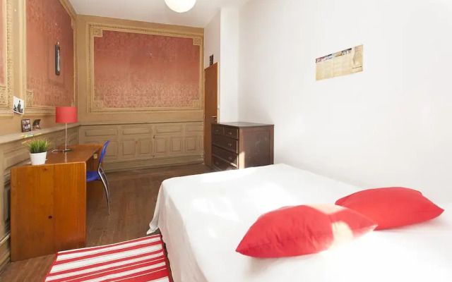 Отель Lisbon Economy Guest Houses Saldanha II Лиссабон комната для гостей